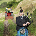 Piper_and_red_Tractor.jpg