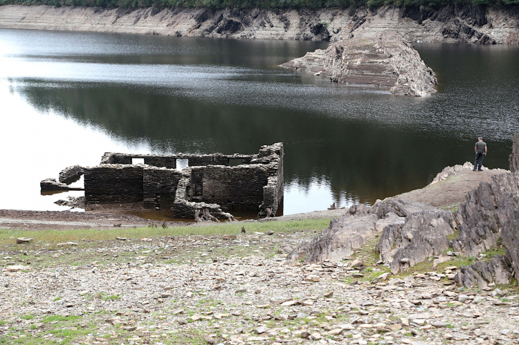10th September 2022 - Submerged house reappears at Llyn Brianne Reservoir img. 1

