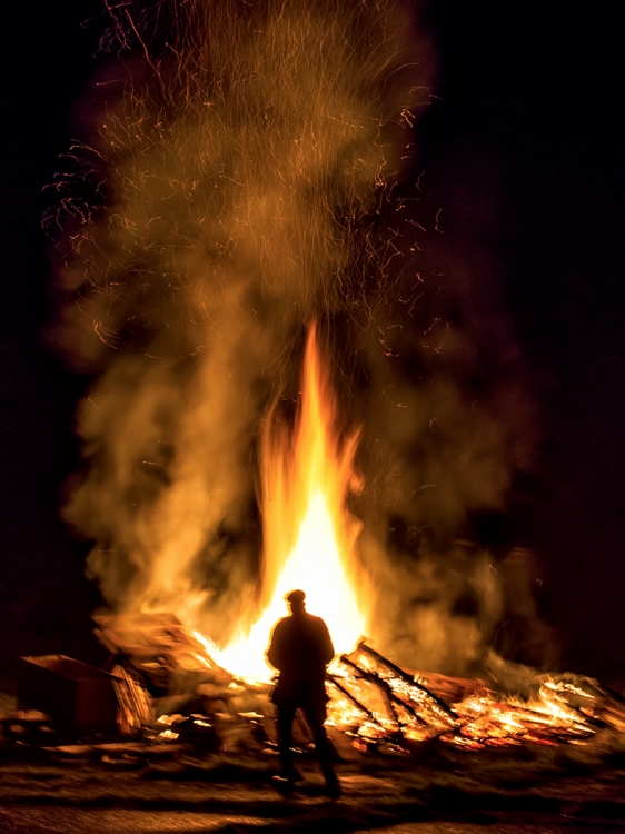 Burning Man
Scored 17 (print).
Taken at local firework display.
Pentax K-x. 40mm, f/8, 1/5sec, ISO 100. Monopod.
