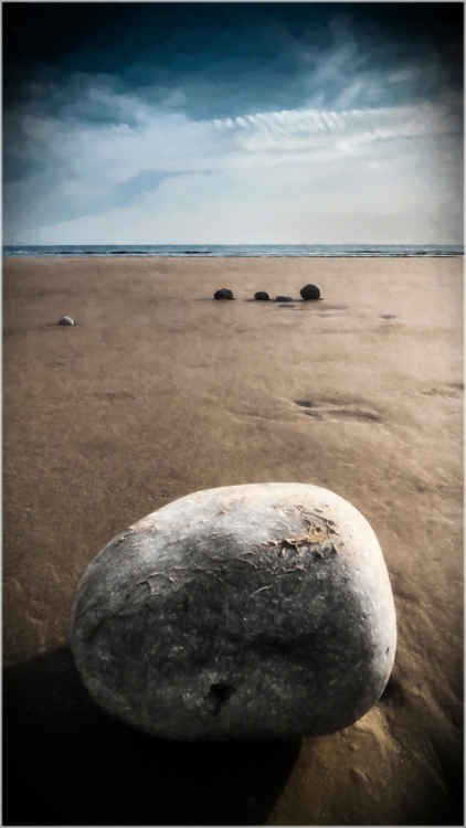 2018-06-05 club night at Dunraven Bay. Experiments with 'painterly' effects in processing.
